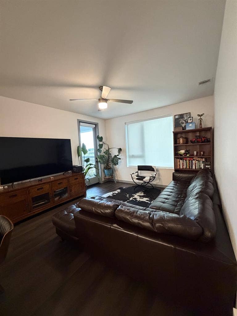 Room in new apartment Riverpark