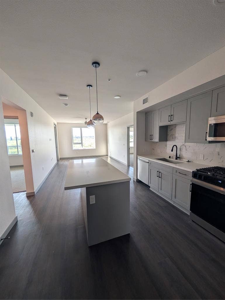 Room in new apartment Riverpark