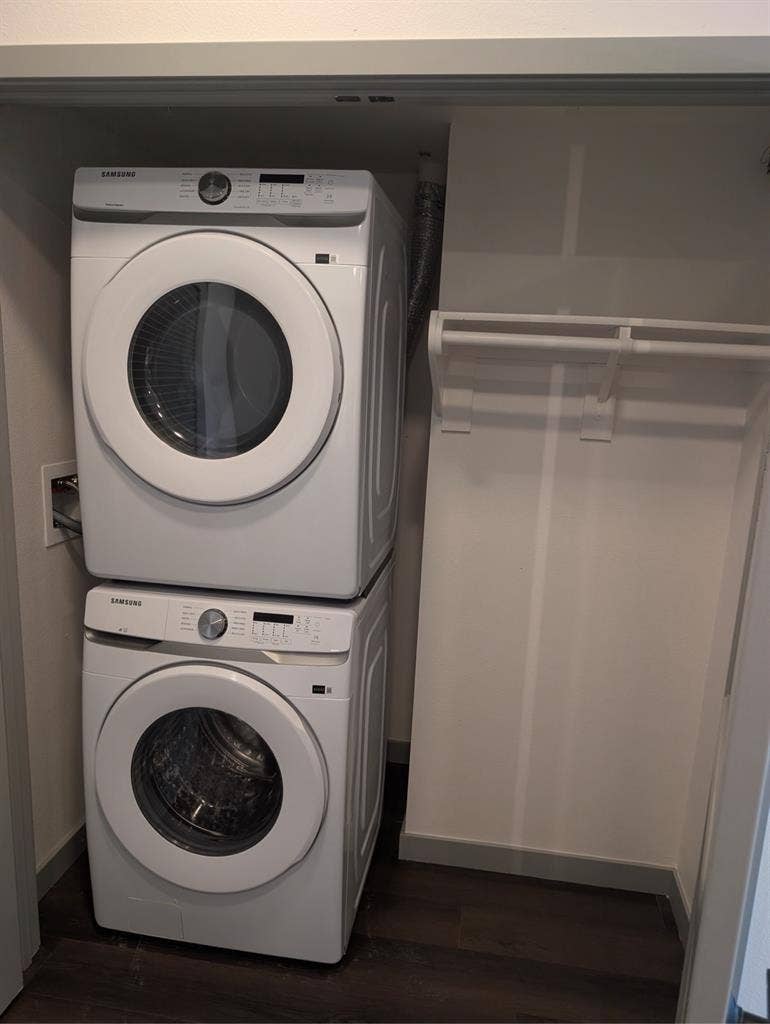 Room in new apartment Riverpark