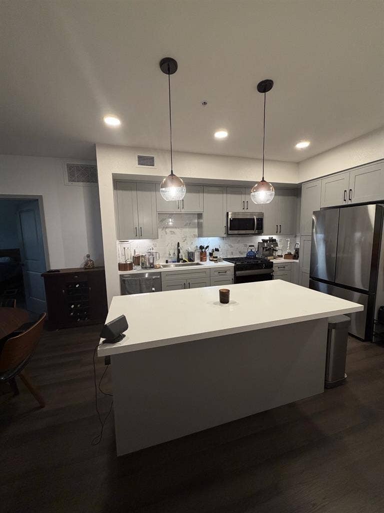 Room in new apartment Riverpark
