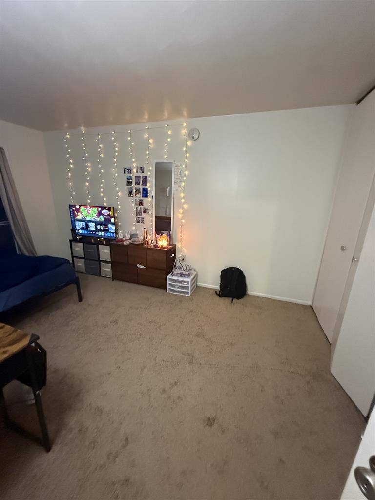Sublease Available- Master bedroom