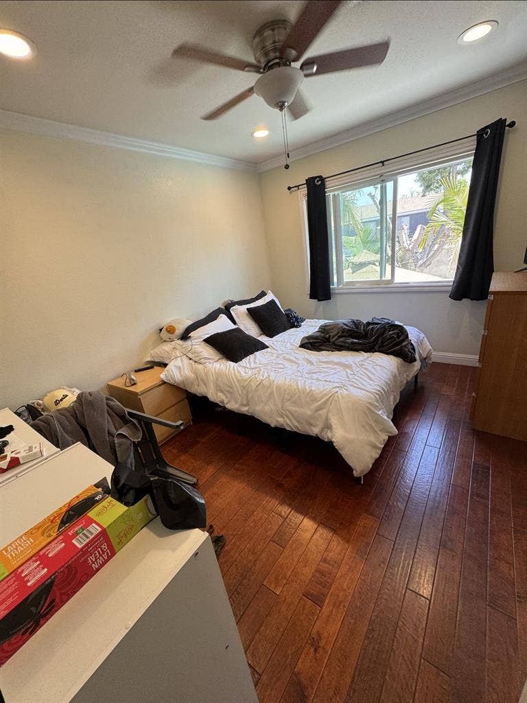 Seeking Responsible Female Roommate