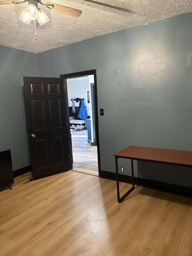 Near Eastside room available