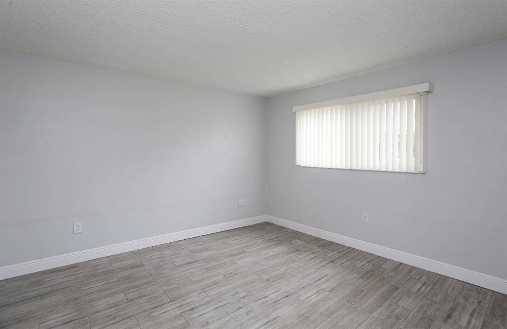 2bed/2bath - Available 07/01