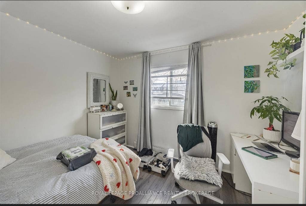SUBLET: JUNE 1ST - AUGUST 25TH