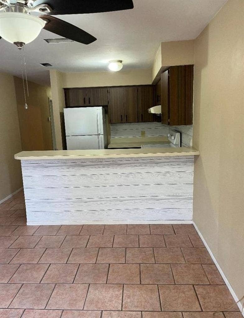 Room for rent in 2/2 apt June 1st!