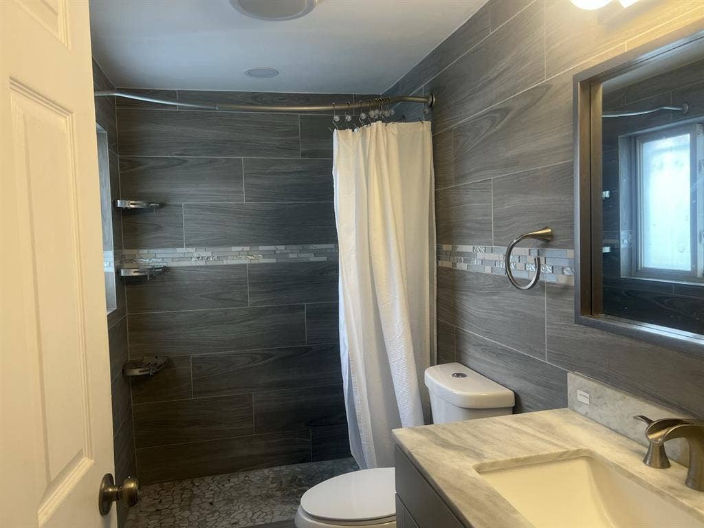 Room for rent in DTC $950- 1000