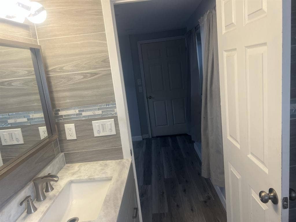Room for rent in DTC $950- 1000
