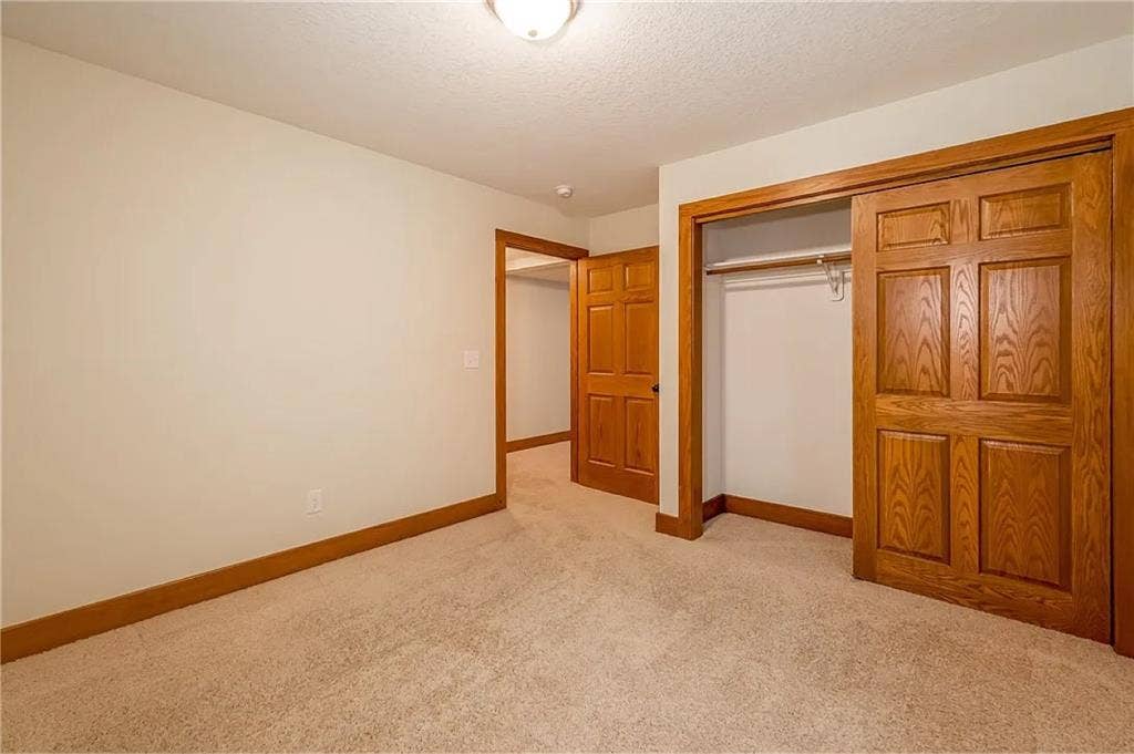 DU house in need of roommate