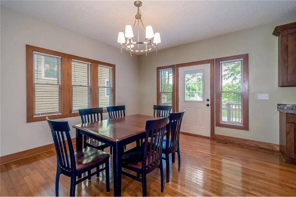 DU house in need of roommate