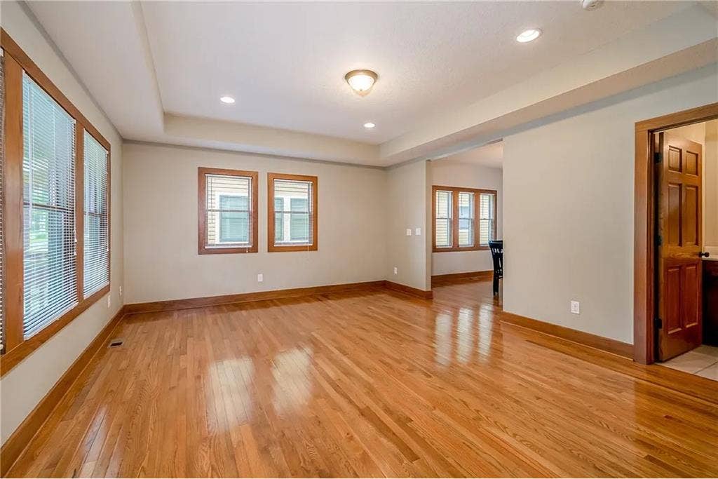 DU house in need of roommate