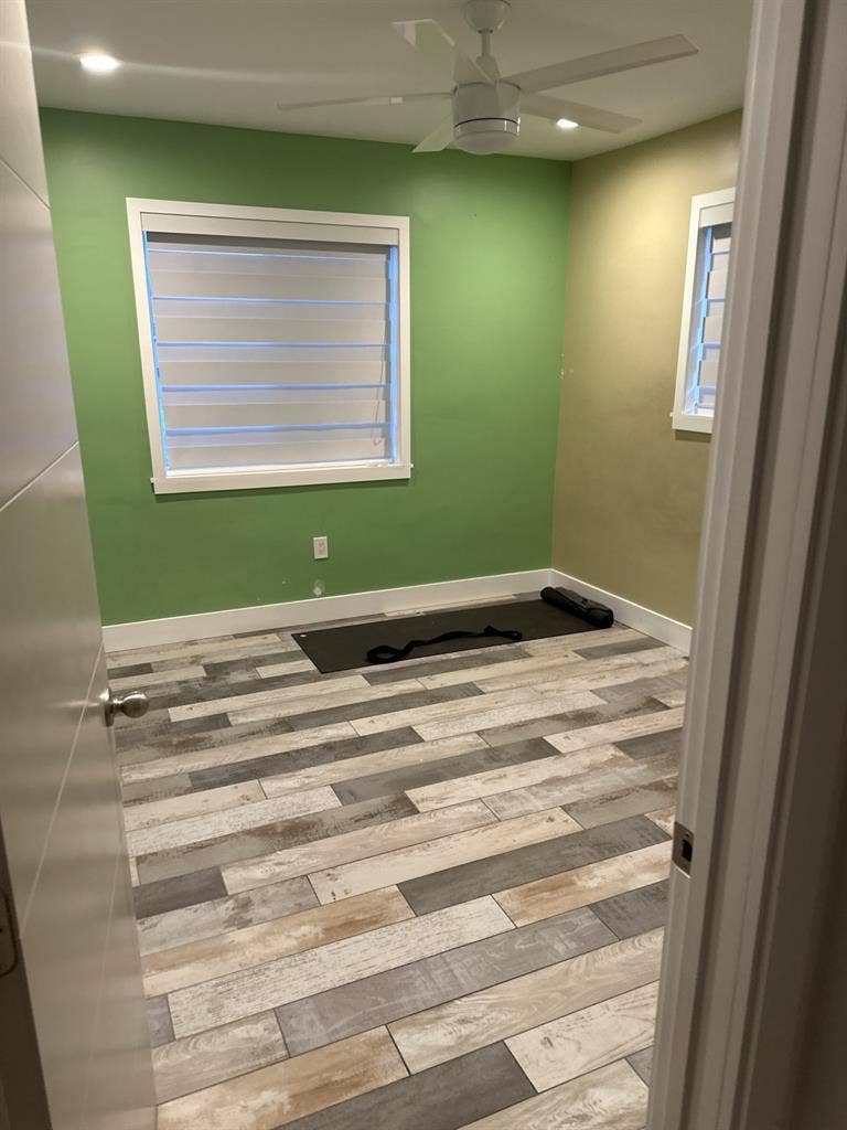 Looking for a roomate