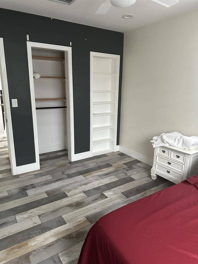 Looking for a roomate
