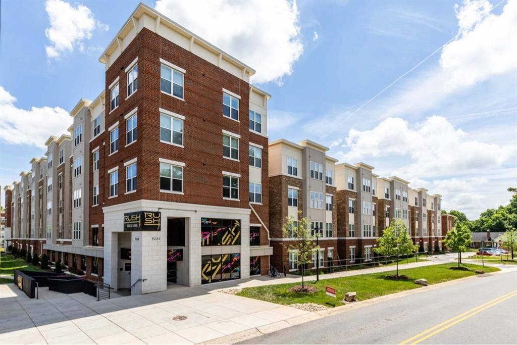 SUBLEASE FOR RUSH APARTMENT