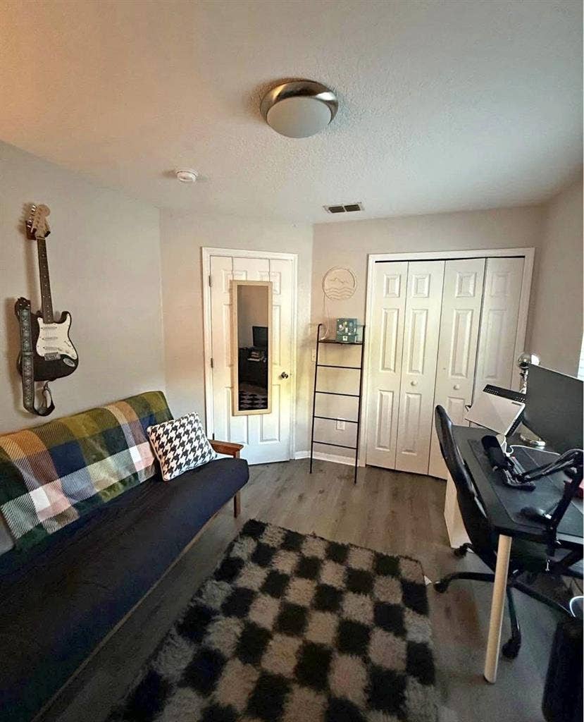 ROOM IN EAST ORLANDO 3BED/2BATH