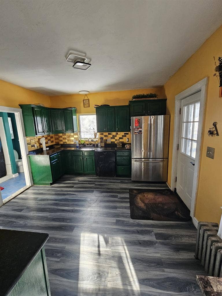 3rd Floor Room Large Shared Home