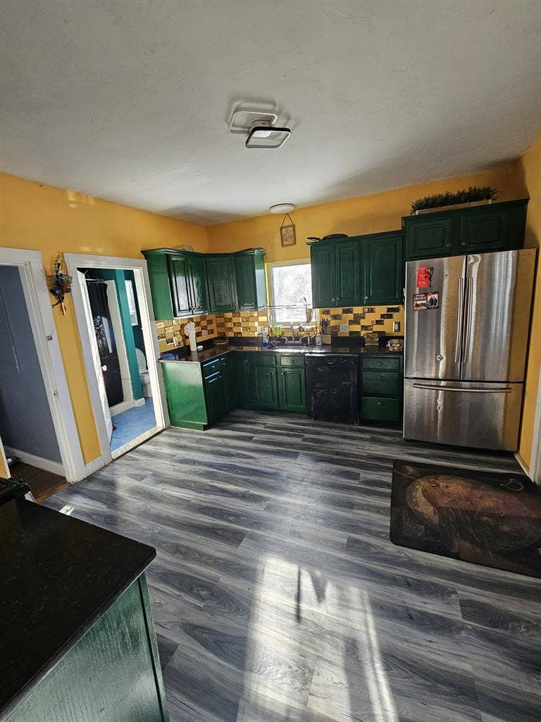 3rd Floor Room Large Shared Home