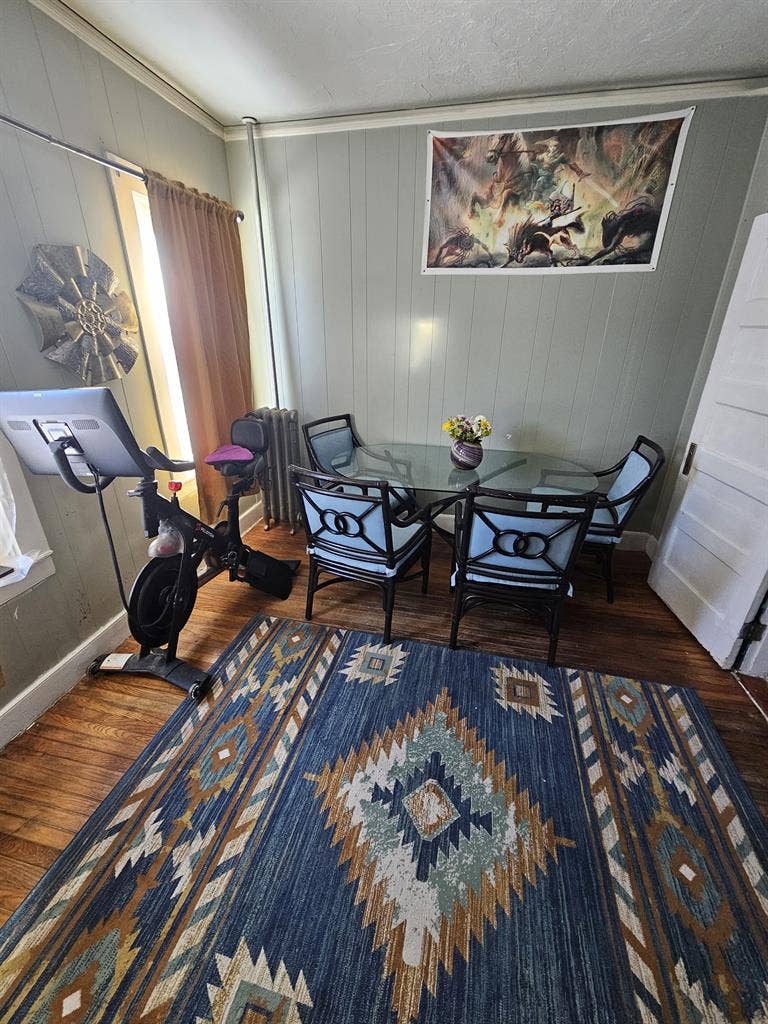3rd Floor Room Large Shared Home