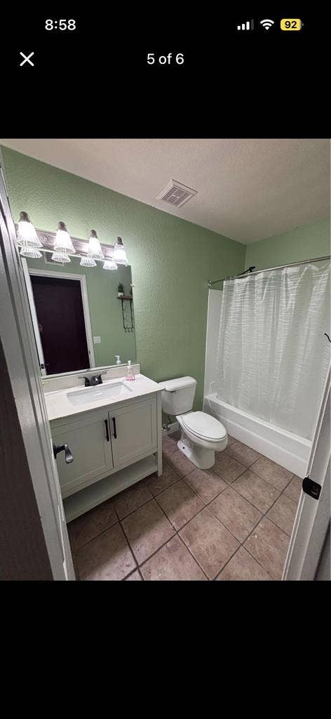 Looking for roommate
