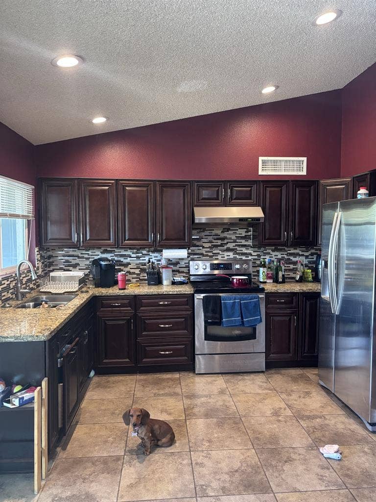 Looking for roommate