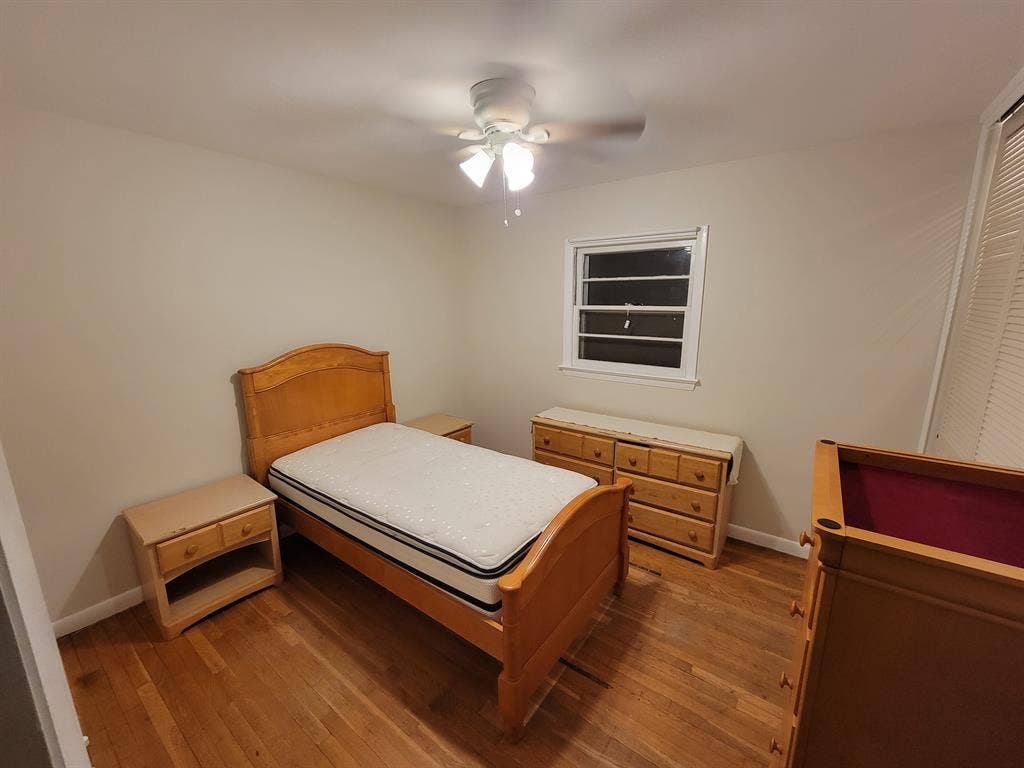 Maxwell Gardens Room for Rent