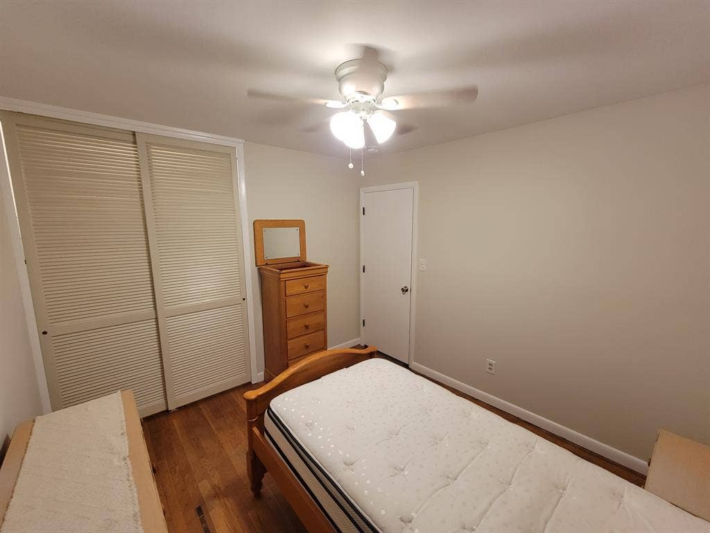 Maxwell Gardens Room for Rent