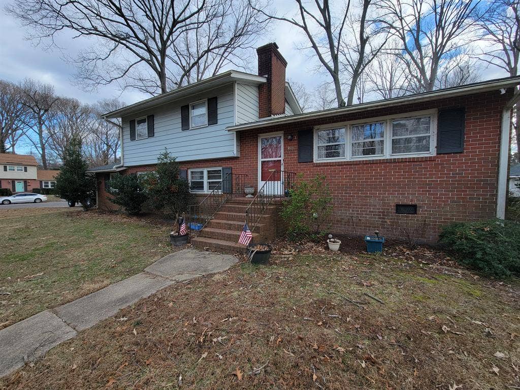 Maxwell Gardens Room for Rent