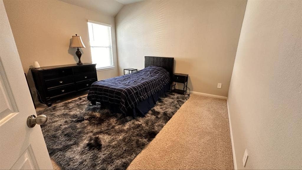 Spacious one bedroom for rentt