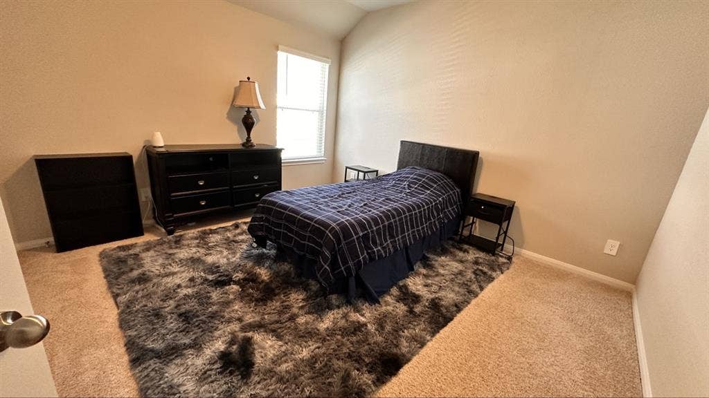 Spacious one bedroom for rentt