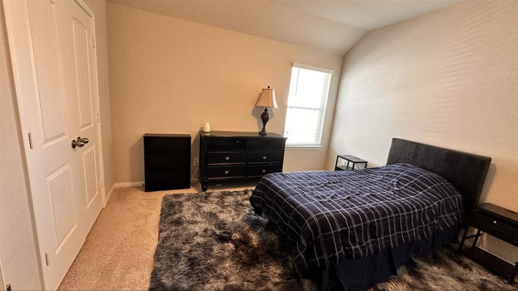 Spacious one bedroom for rentt