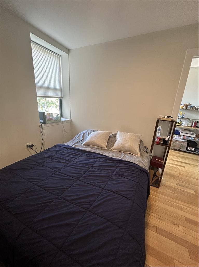 Quiet Room in Bedstuy available 6/1