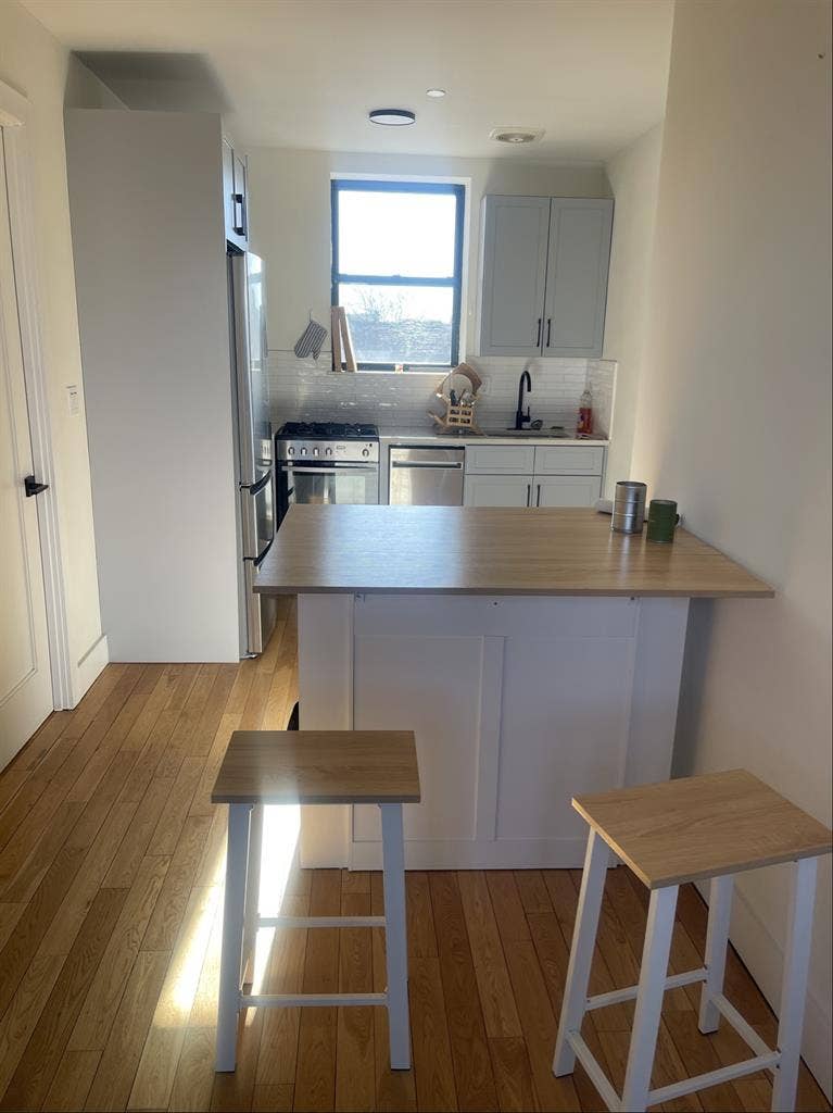Quiet Room in Bedstuy available 6/1