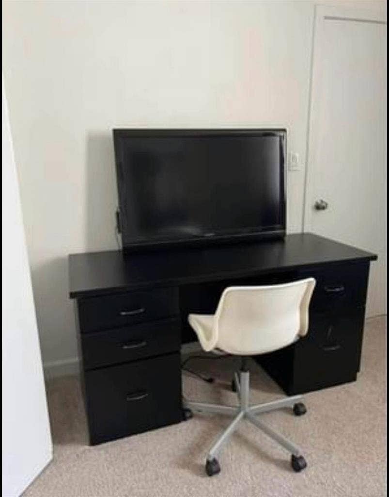 Private room + private bathroom