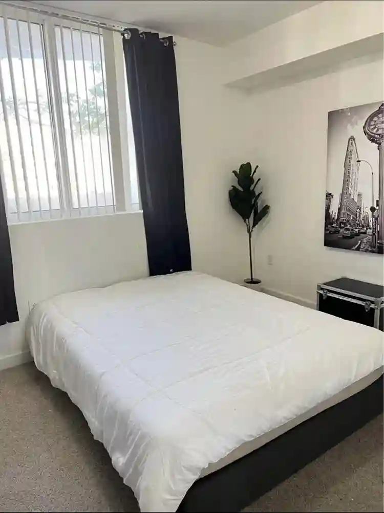 Private room + private bathroom
