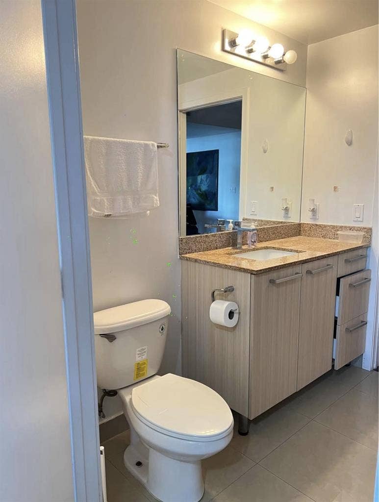 Private room + private bathroom