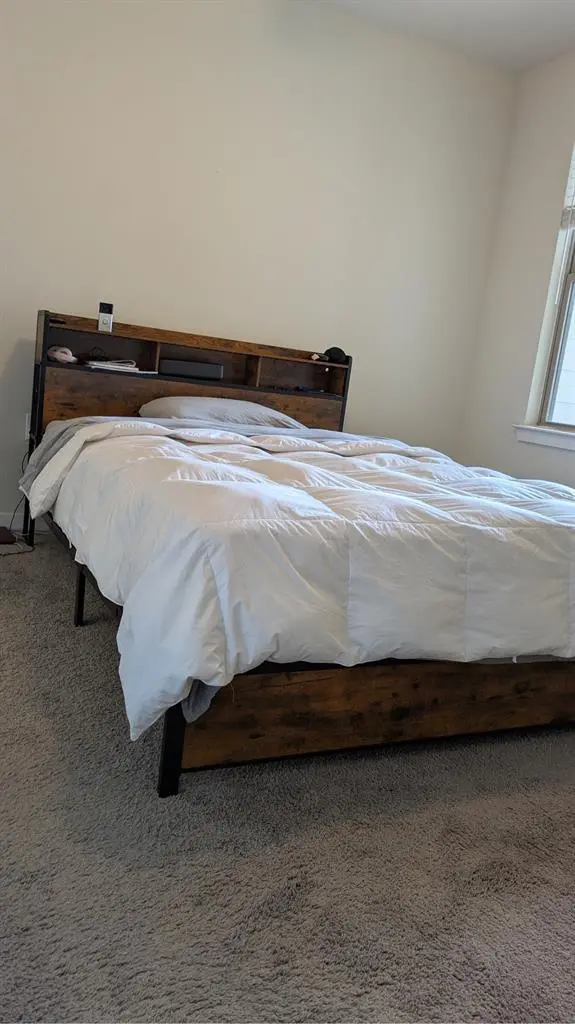 MasterBedroom DoubleSink Furnished