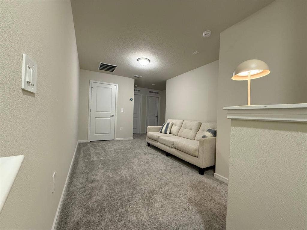 Looking for a roommate!