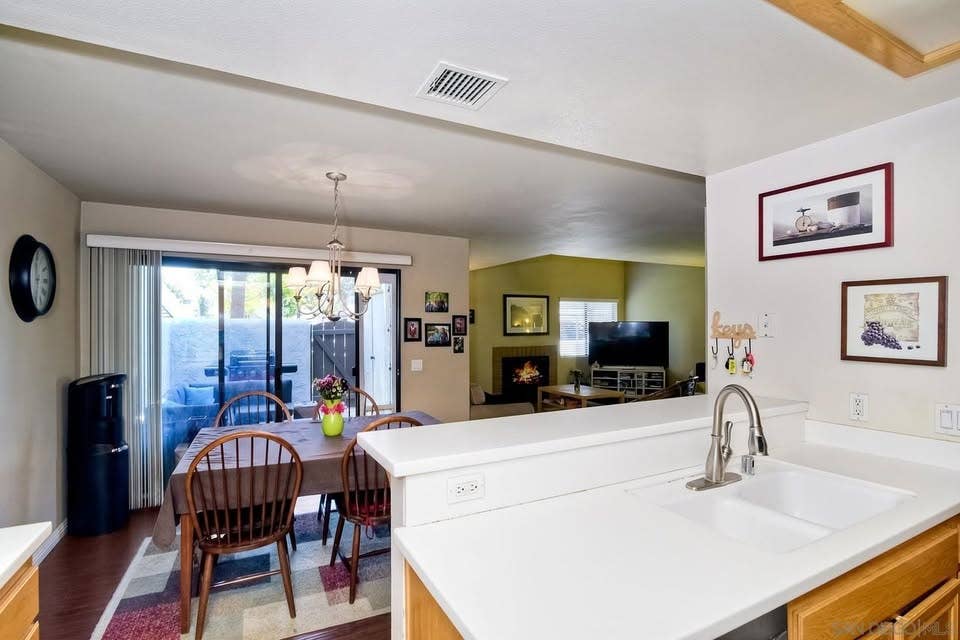 Rancho Bernardo Rm $1,400 or 1,800