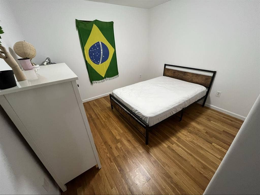 Private Room w Shared Bathroomm