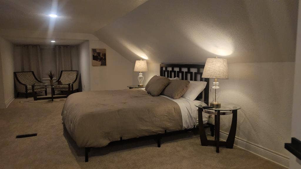 Luxury 6BR Short‑Term Powerhouse —