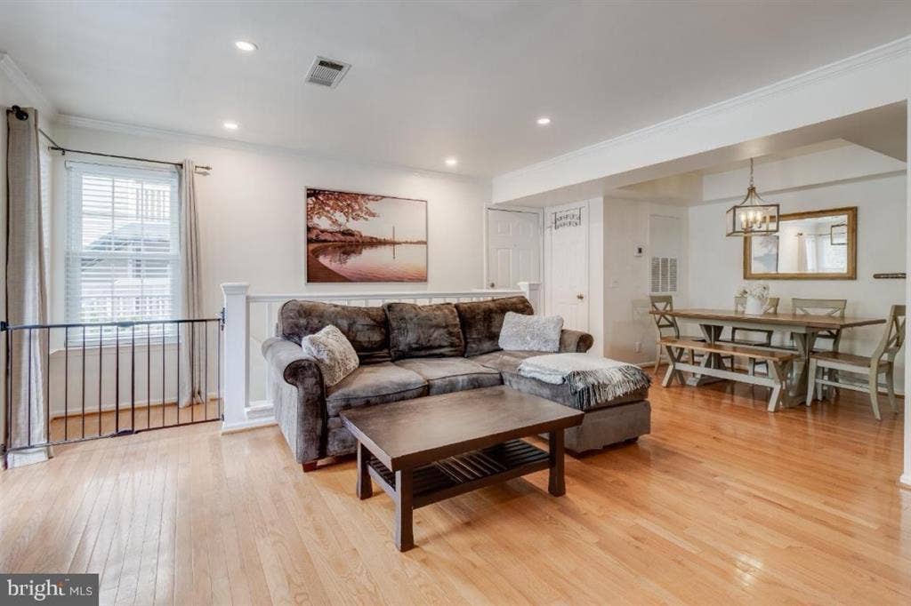 Awesome Condo- Roommate Wanted