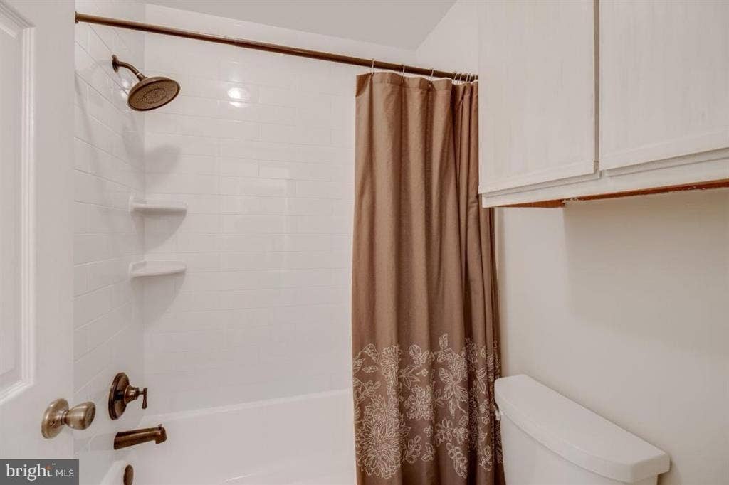 Awesome Condo- Roommate Wanted