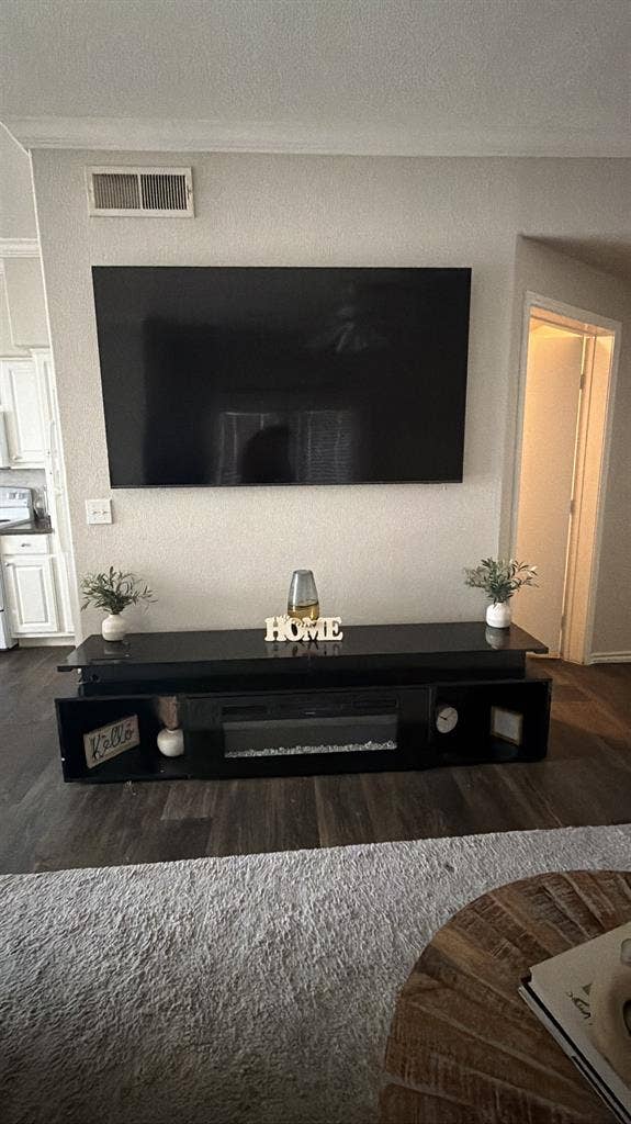Looking for a roommate