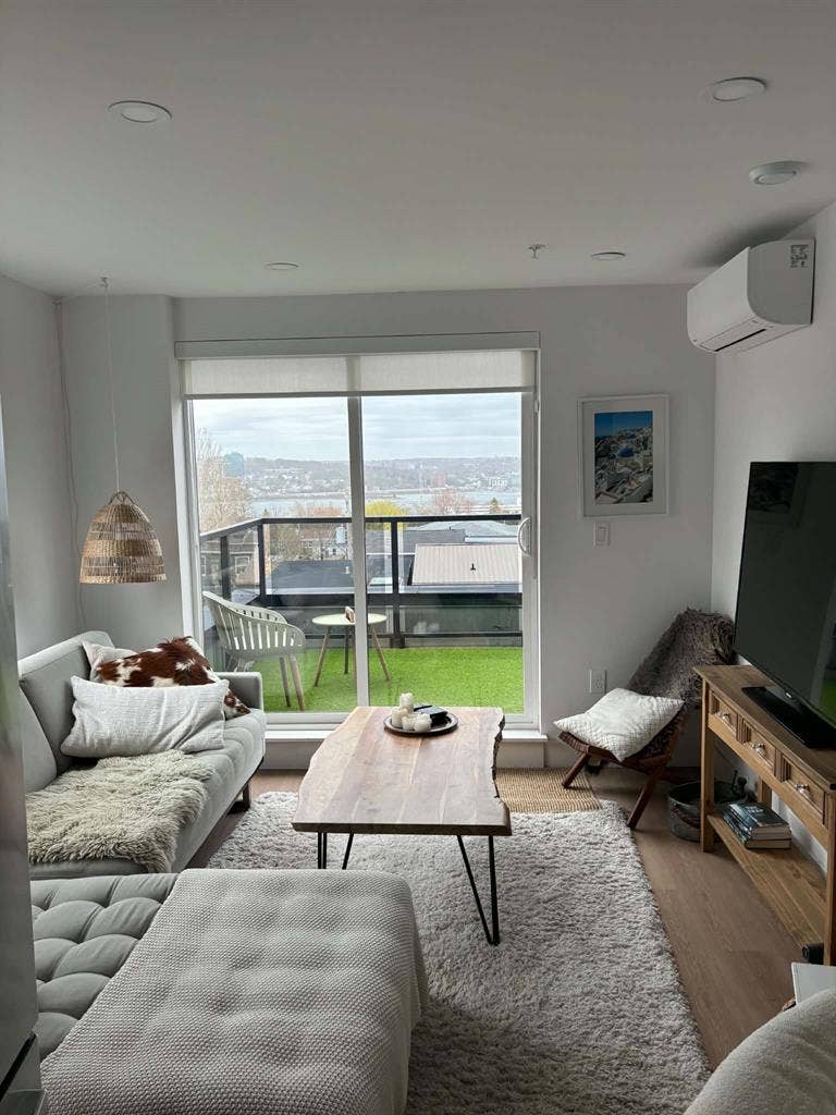 Furnished sublet Sept 21-May 21