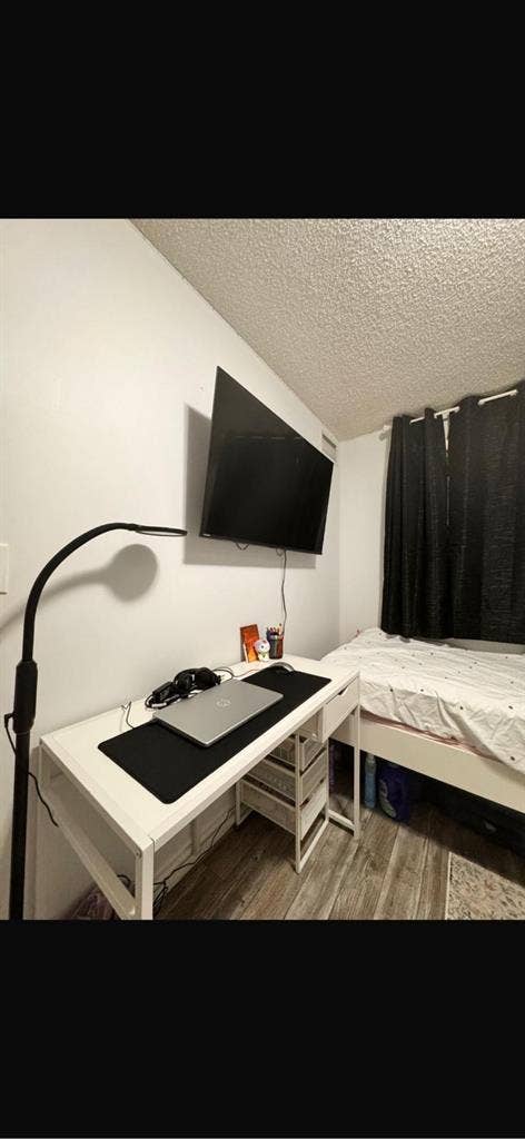 FURNISHED ROOM FOR FEMALE STUDENTS