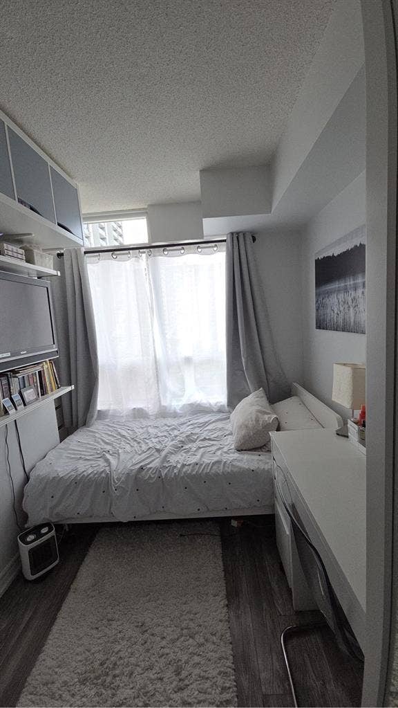 FURNISHED ROOM FOR FEMALE STUDENTS