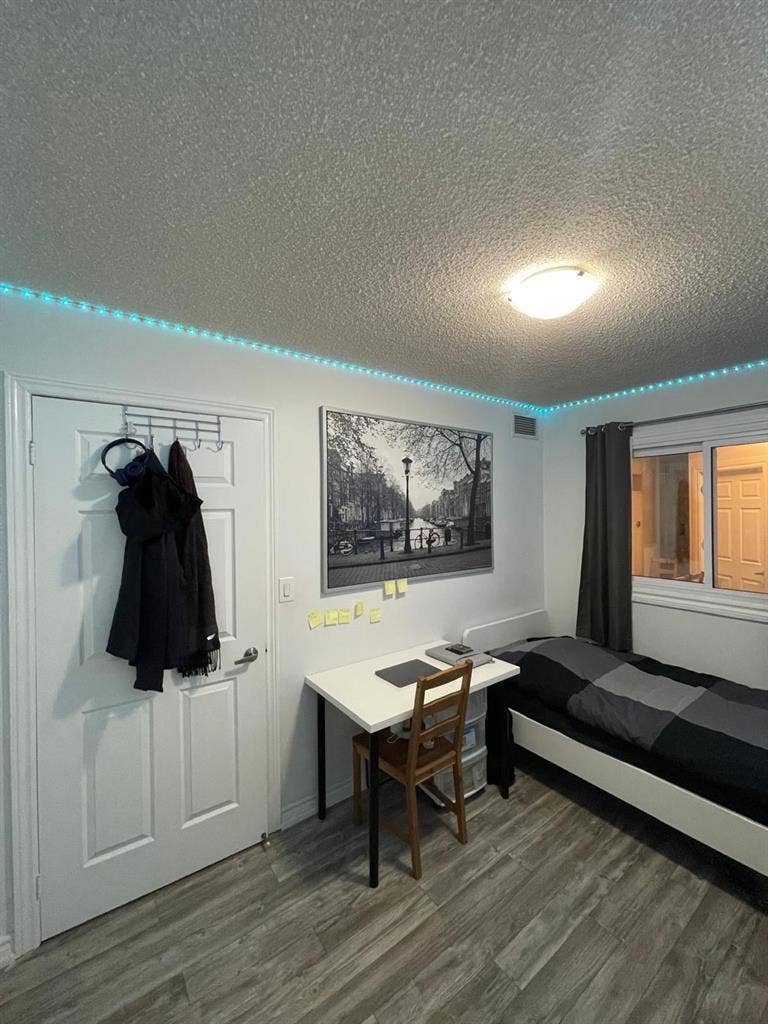 FURNISHED ROOM FOR FEMALE STUDENTS