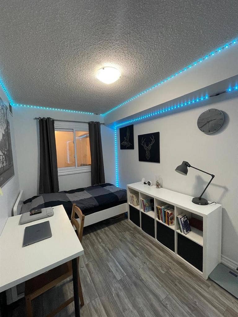 FURNISHED ROOM FOR FEMALE STUDENTS