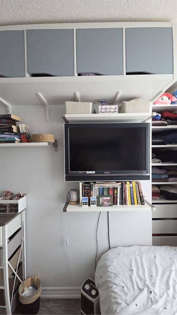 FURNISHED ROOM FOR FEMALE STUDENTS