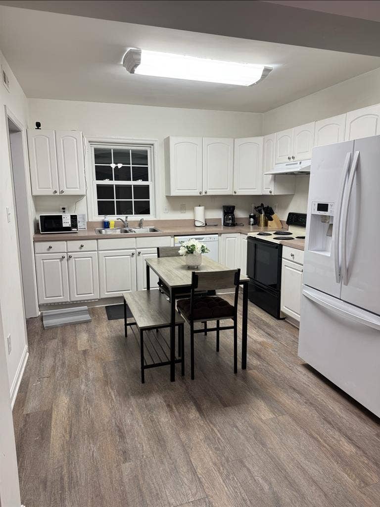 Fredericksburg Va- Room Available